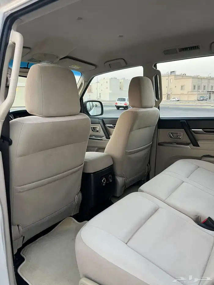 جيب ميتسوبيشي باجيرو 18