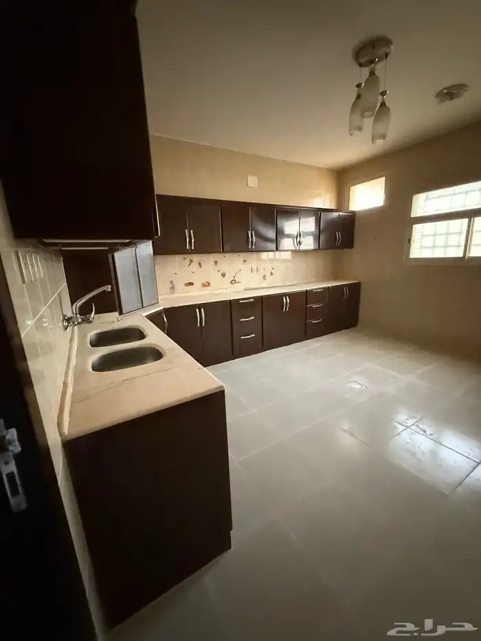 للبيع شقق تمليك فاخره ابها حي الصحافه المطار 19