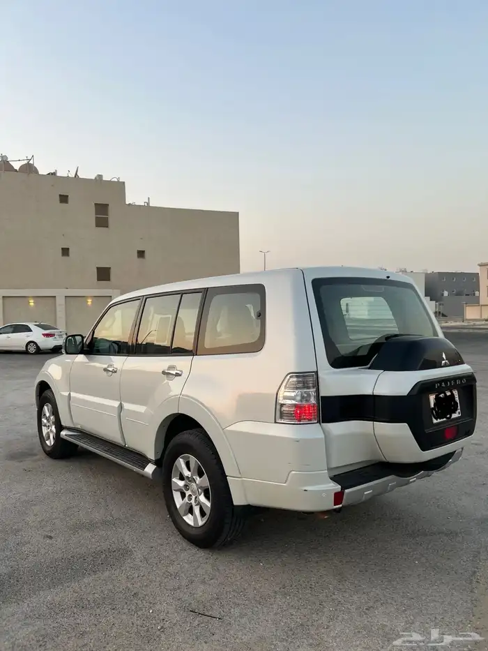جيب ميتسوبيشي باجيرو 3
