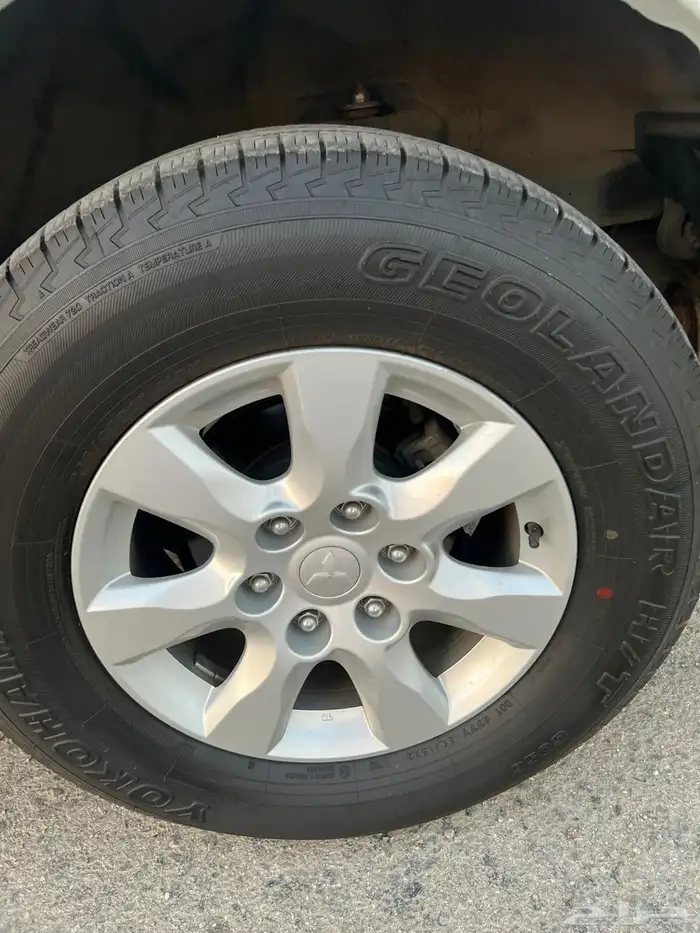 جيب ميتسوبيشي باجيرو 27