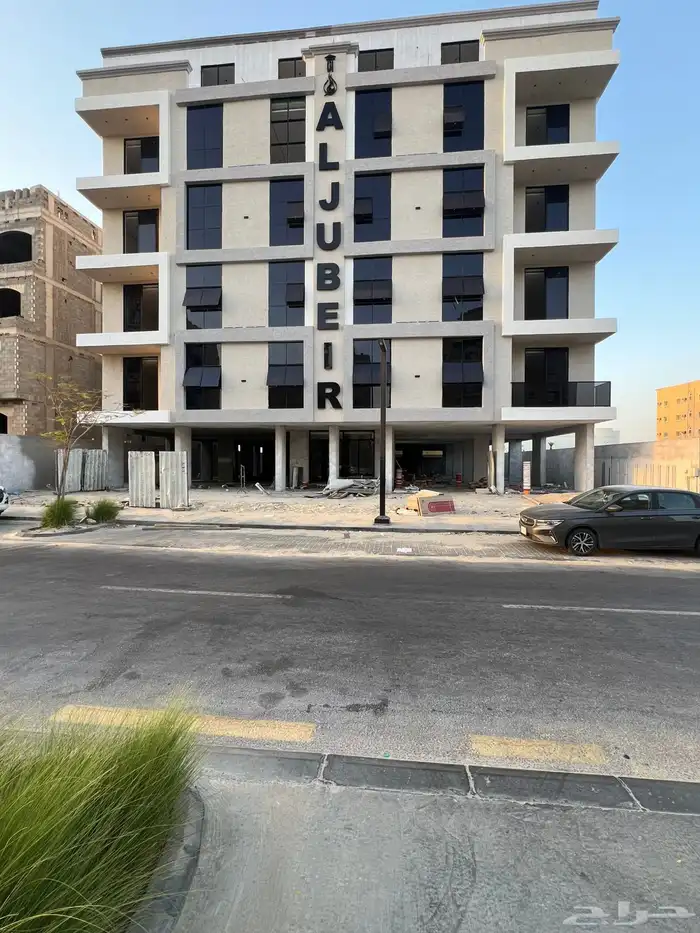 شقق تمليك تشطيب فندقي قرب مارينا مول كورنيش الدمام 0