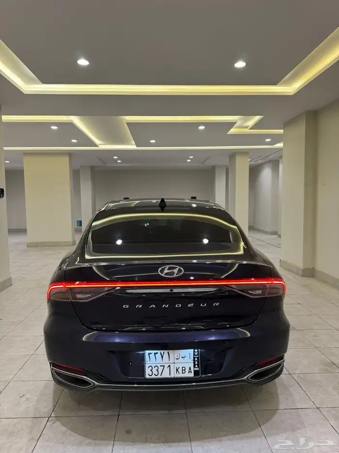ازيرا 2021 ( بنزين ) عداد ديجتال فل كامل بحالة الوكالة 3