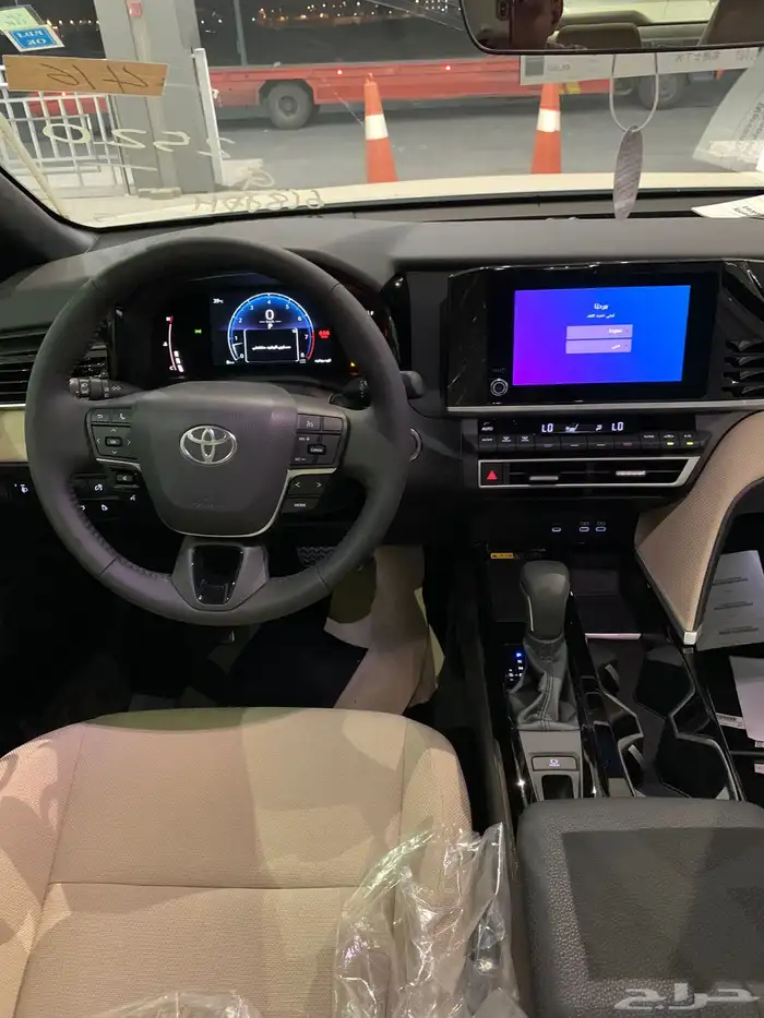 تويوتا كامري LE بنزين 2025 - كاش تمويل 12