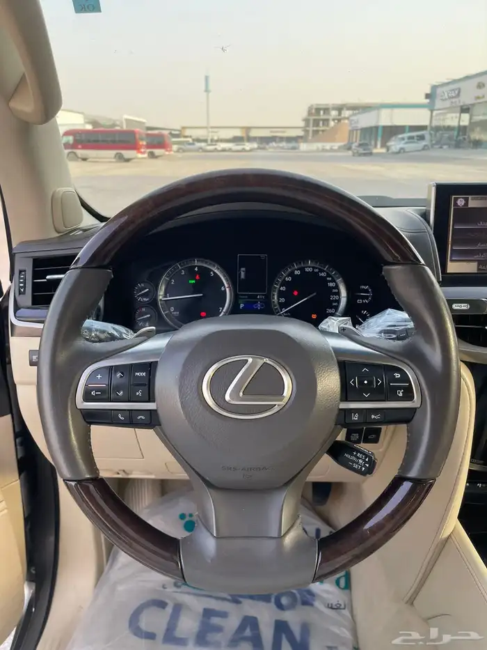 لكزس LX. 570 2016 9