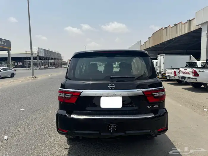 نيسان باترول 2023 بلاتينيوم فل كامل 3