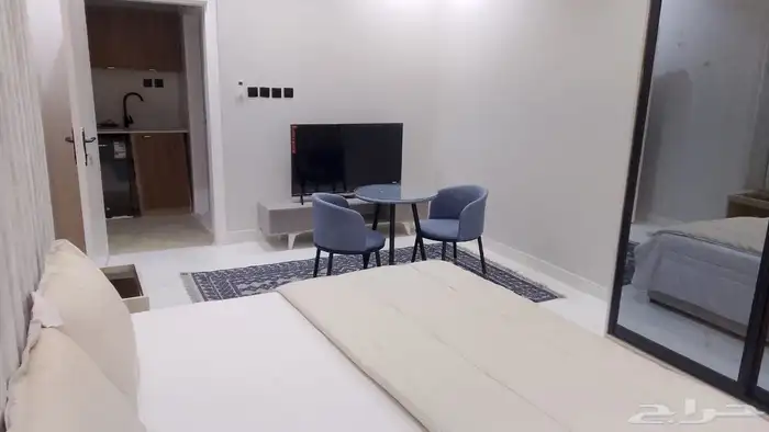 شقه مفروشه غرفه وحمام للايجار حي اليرموك 1