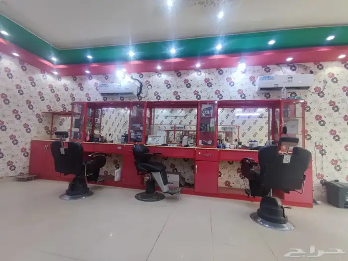 صالون حلاقة رجالي للتقبيل 0