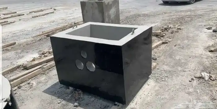 حواجز خرسانية ومناهيل وقواعدأنارة 11