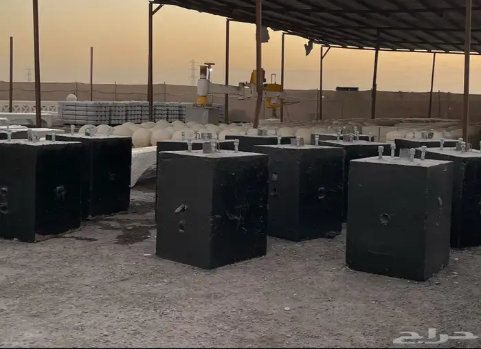 حواجز خرسانية ومناهيل وقواعدأنارة 47