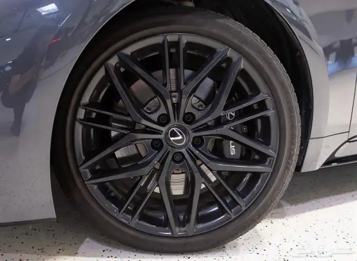 لكزس Is500 إف سبورت موديل 2023 9