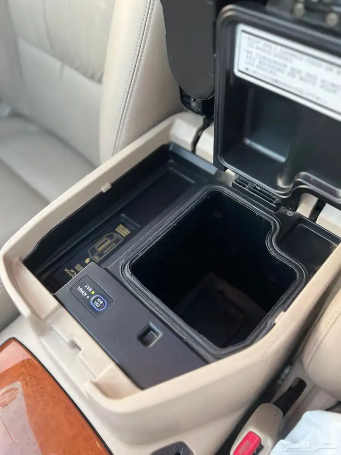 لكزس LX470 2006 36