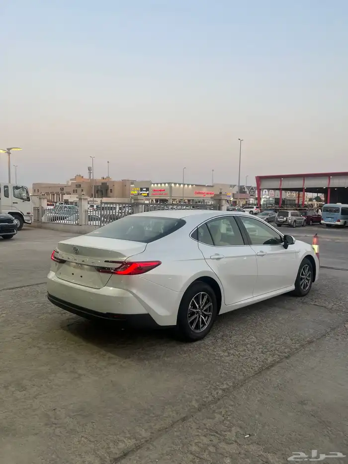 كامري E - 2025 بنزين سعودي ب ( عند الاتصال ) 4