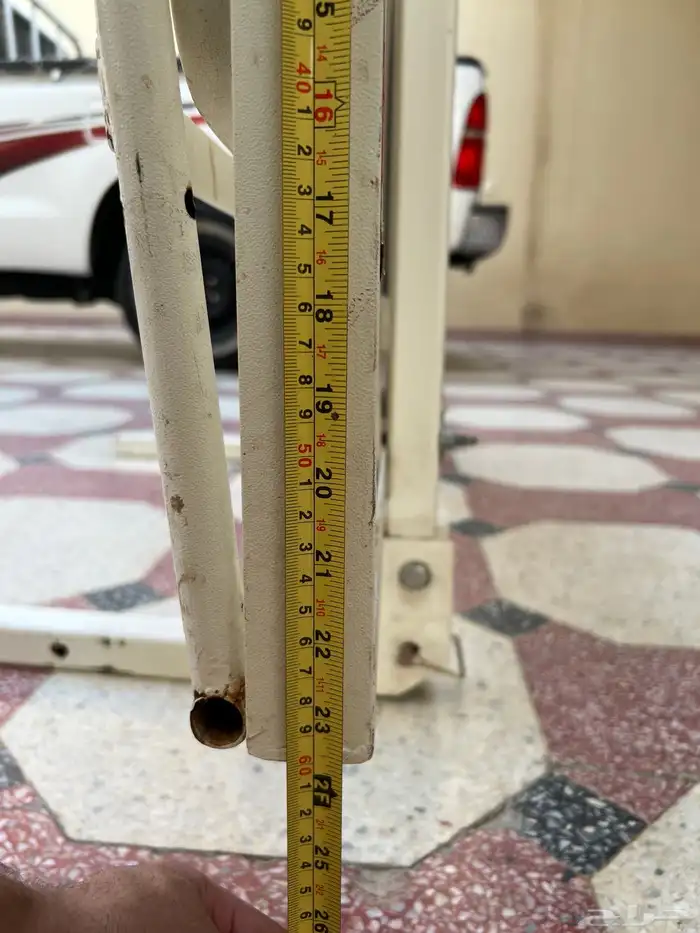 للبيع سلة خلفية حديد تركب على السيارات 2