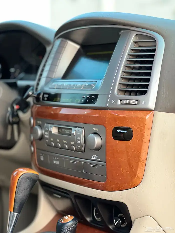 لكزس LX470 2006 29