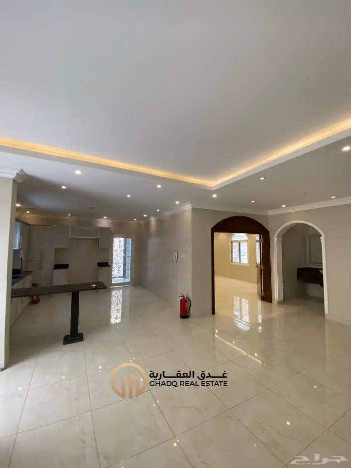 للبيع فيلا حي الشراع مساحة 437 9