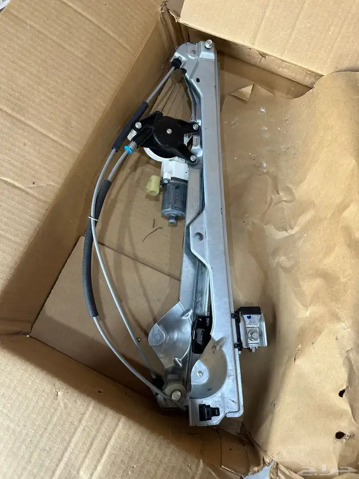 مكينة قزاز امامي يسار جمس تركب لموديل 1990 لين 2007 0