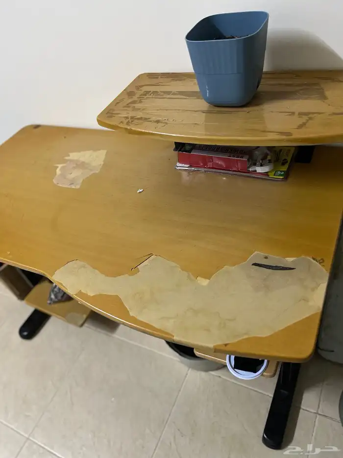 كنب نظيف 4ونص في 3ومكتب ومرتبه سرير نفرين وسرير 2 ثنين 3