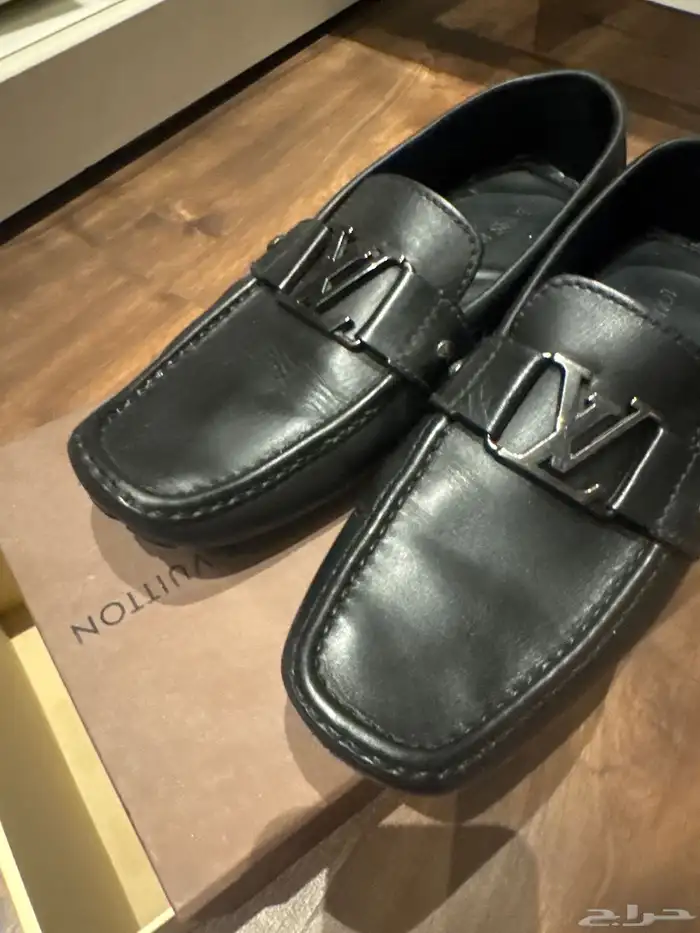 جزمة ال في اصليه بحالة ممتازة مقاس 8 0