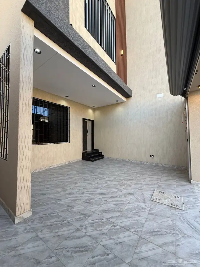 للبيع شقق ارضيه بحوش بدرة الموسى شرق الخميس 2