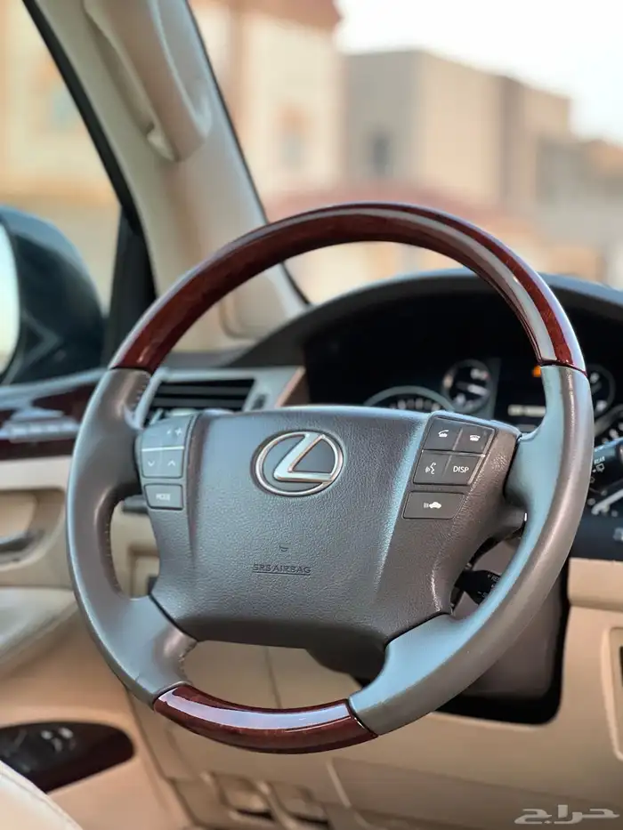 لكزس LX570 2012 DD 62