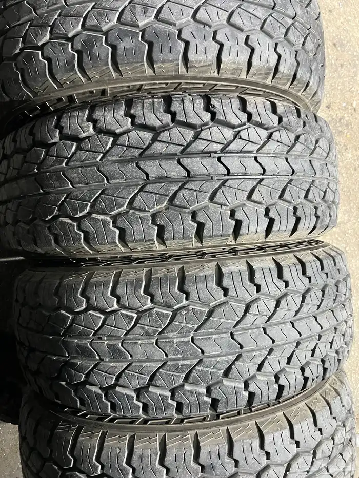 كفرات ربع حجري ريدنز مقاس 265 70 17 25