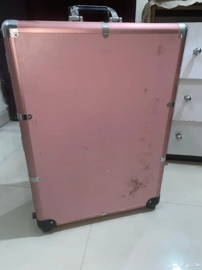 شنطه مستحضرات تجميل بتشيل معدات الميكب ارتيست 0