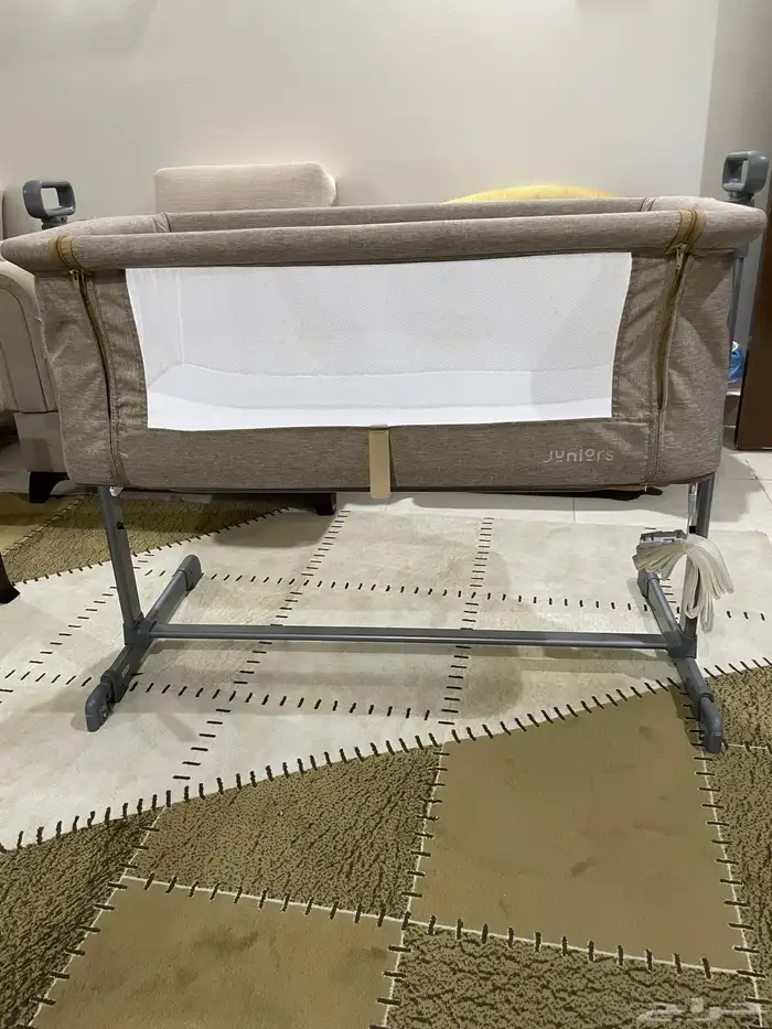 سرير اطفال ماركة جونيور 1