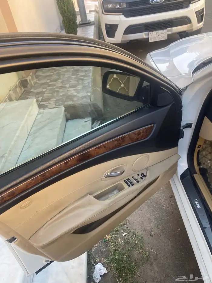 بي ام دبليو الفئة الخامسة 2008 520i 9
