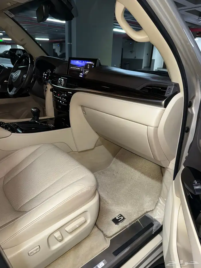 جيب لكزس LX570 موديل 2019 مالك اول 9