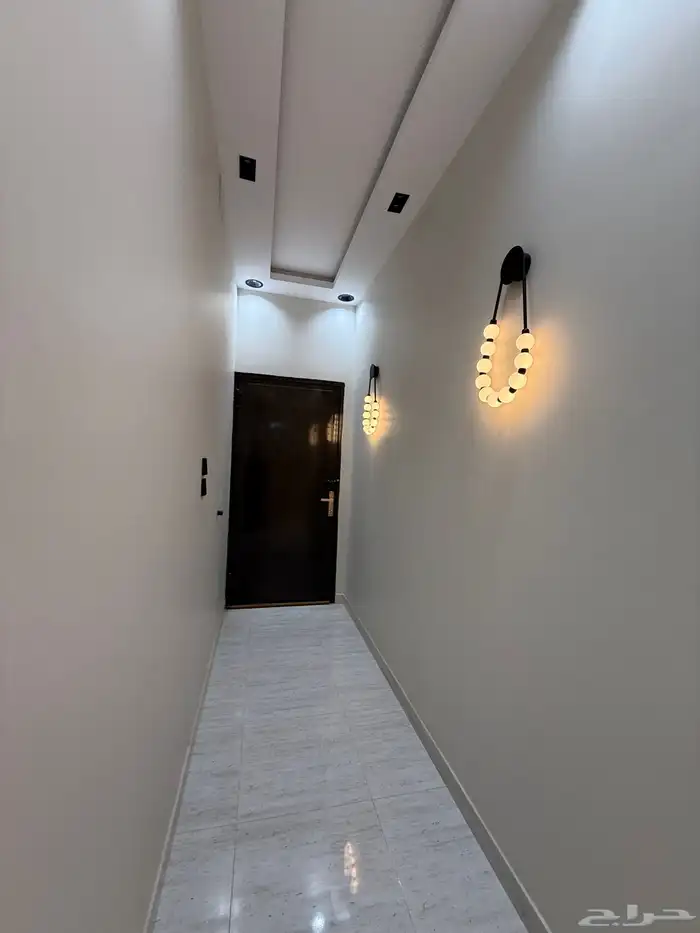 للبيع شقق ارضيه بحوش بدرة الموسى شرق الخميس 13