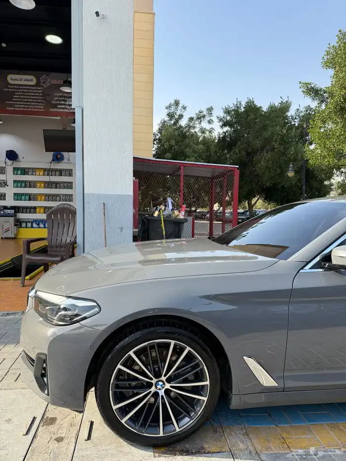 بي ام الفئة الخامسه 520 7