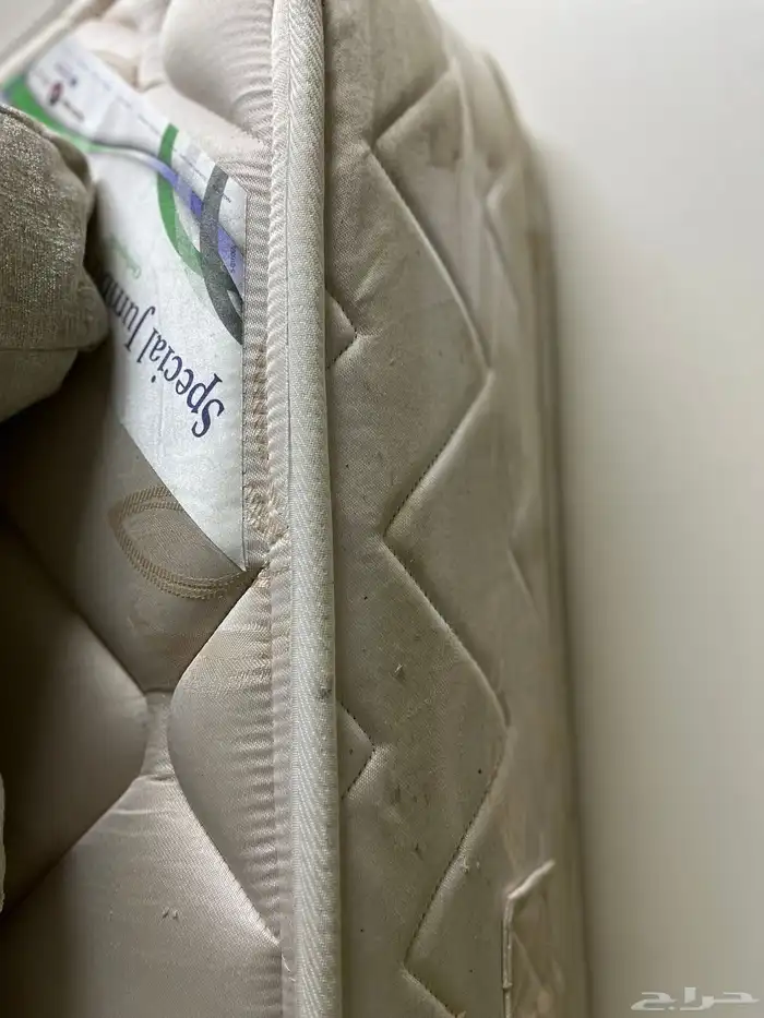 كنب نظيف 4ونص في 3ومكتب ومرتبه سرير نفرين وسرير 2 ثنين 5