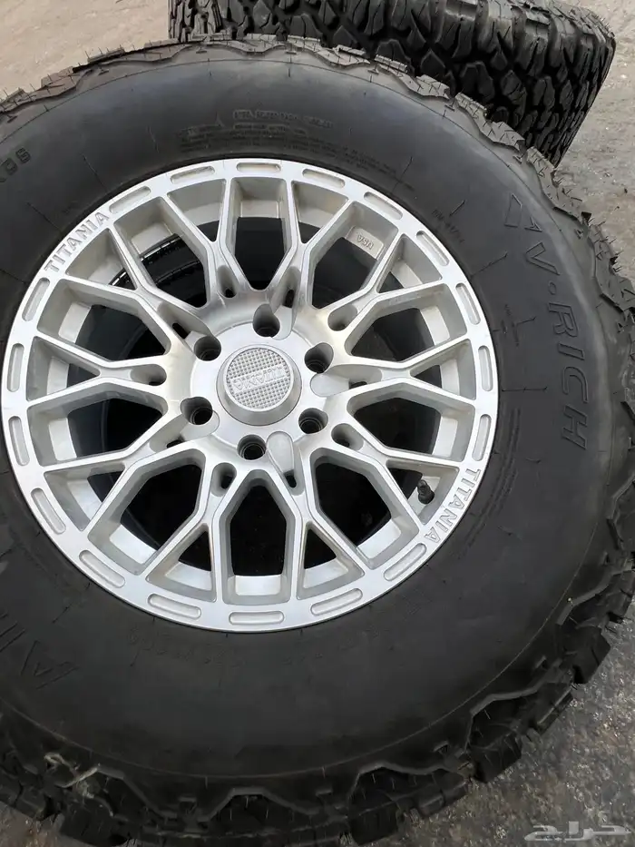 جنوط شكل جديد فضي مع كفرات حجرية يركب علا بلاتينيوم 9