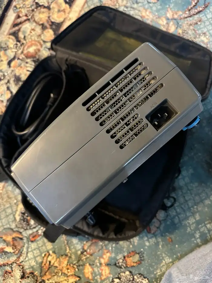 برجكتر DLP مستخدم نظيف جدا  ليزر 4