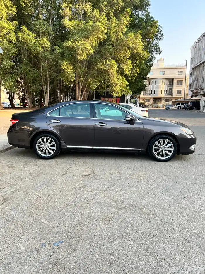 لكزس ES350 نظيفة جدا 12