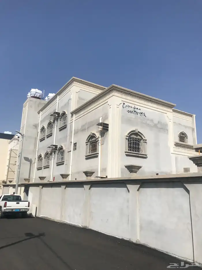 للبيع عمارة دوروملحق وخمس شقق في الواديين الربوة 0