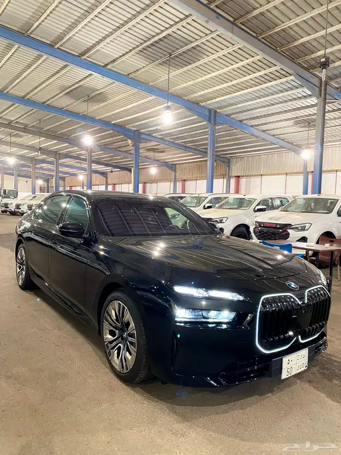 بي ام دبليو 735i - 2023 2