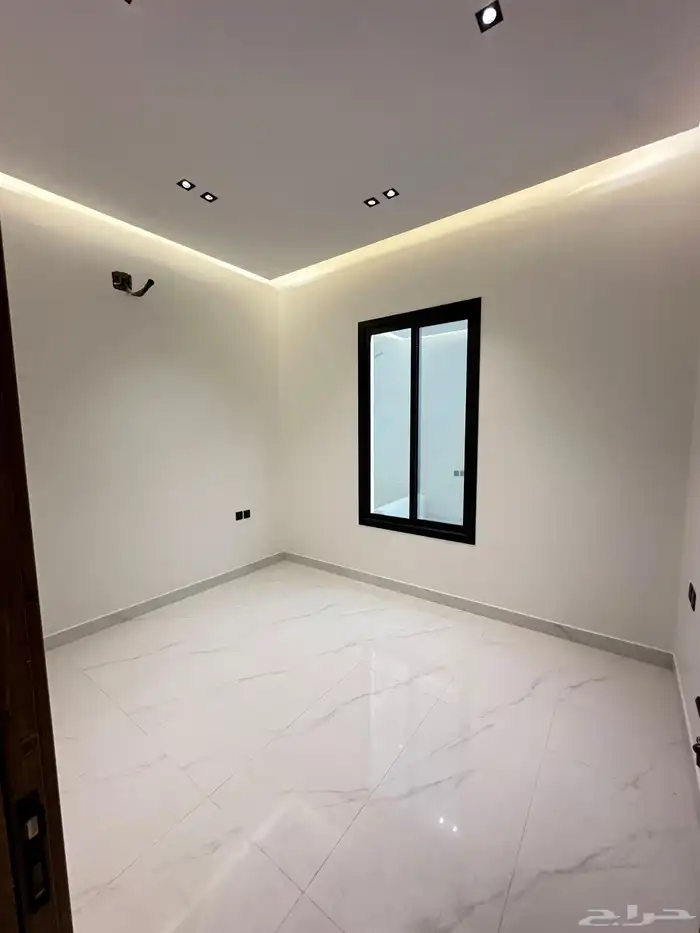 فيلا درج داخلي بحي البيان vip بمليون واربع مئة الف 21