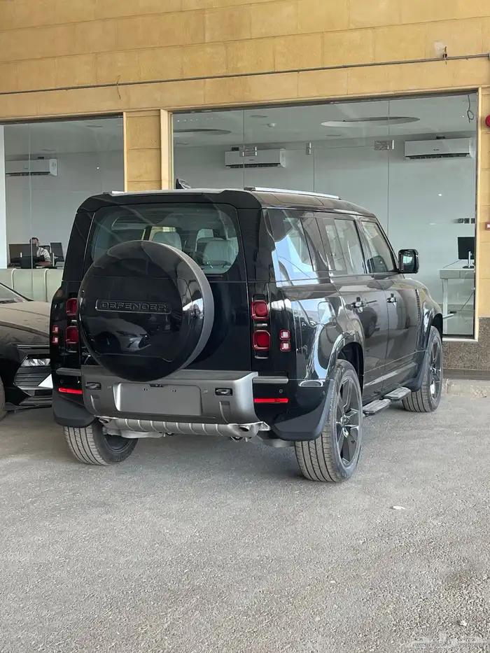 لاند روفر ديفندر HSE V6 XDynamic أسود 2025 ب 389الف شامل 2