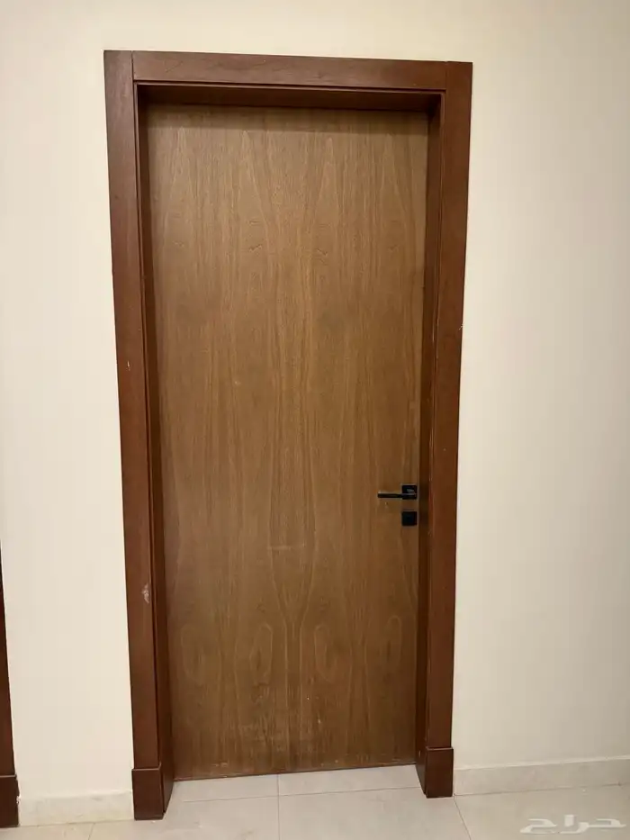 باب خشبي 0