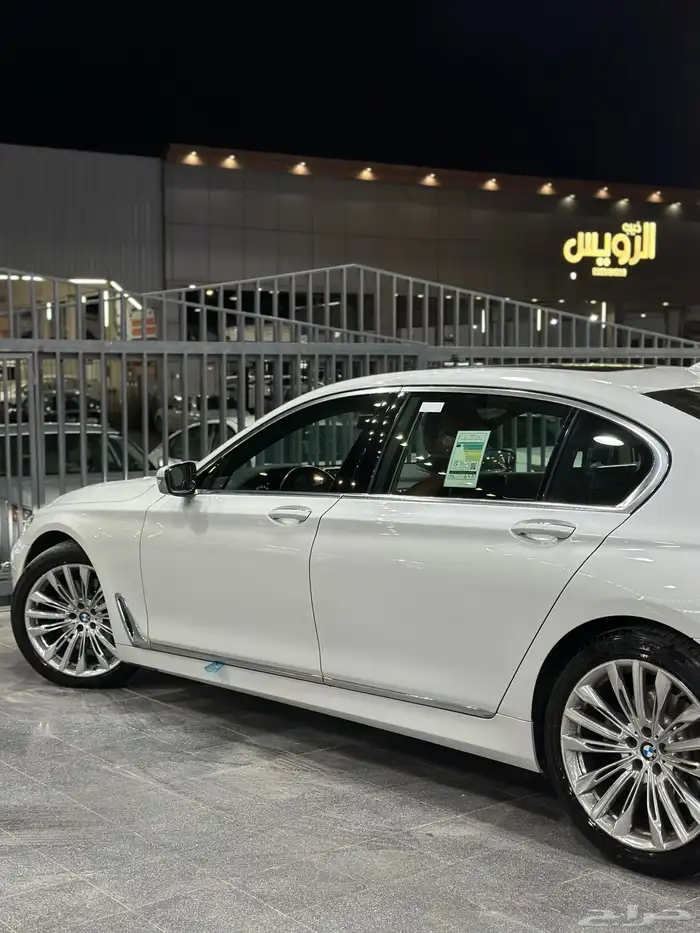 بي ام دبليو li730 فل كامل 2018 لدى معرض(عبيد الرشيدي) 7