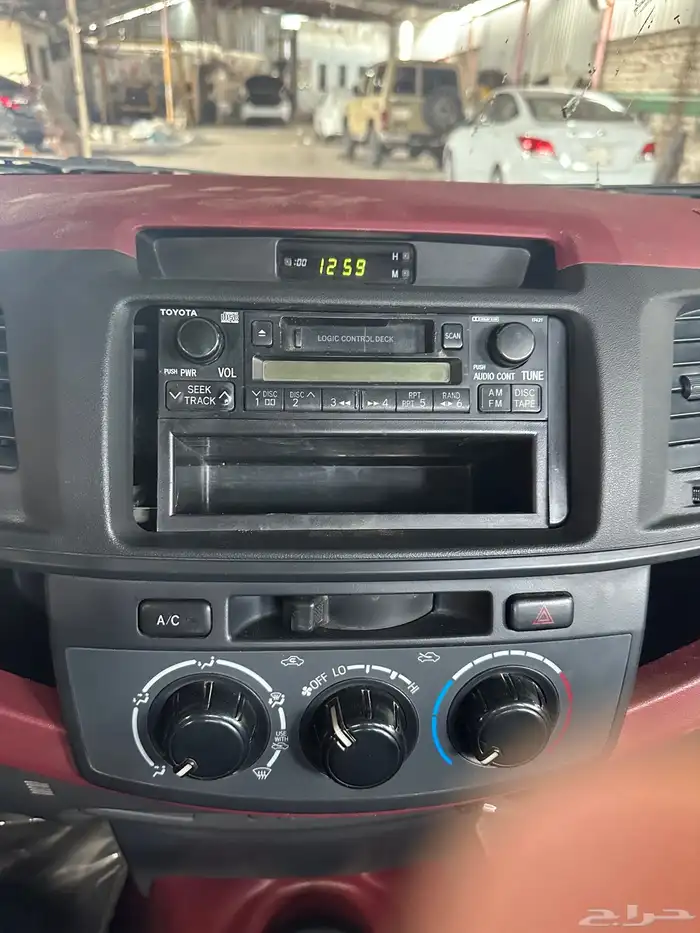 هايلوكس 2012 غمارة نادرة ونظيفة جداا 19