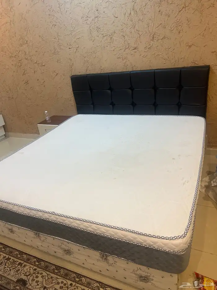 Sofa and dining table with chairs 8