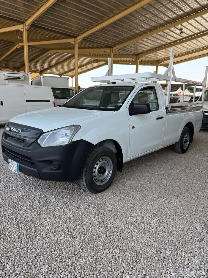 ايسوزو غمارة 2025 مستخدم نضيف 1