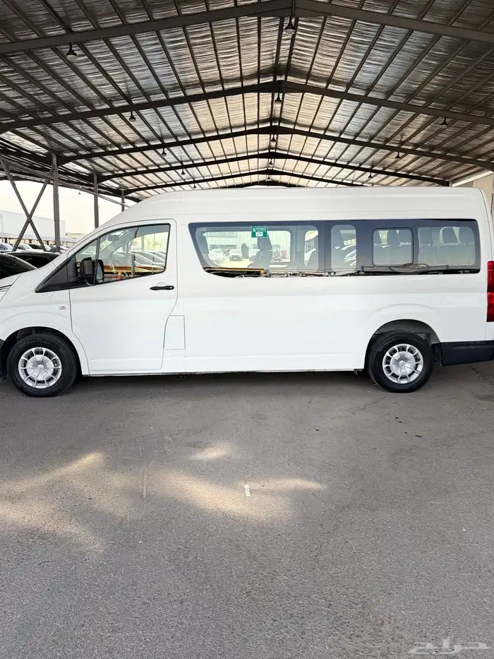 تويوتا باص 2023 1