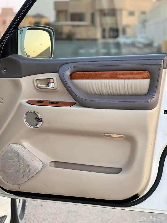 لكزس LX470 2006 23
