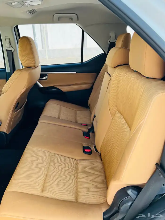 جيب فورشنر 6سلندر VX 17