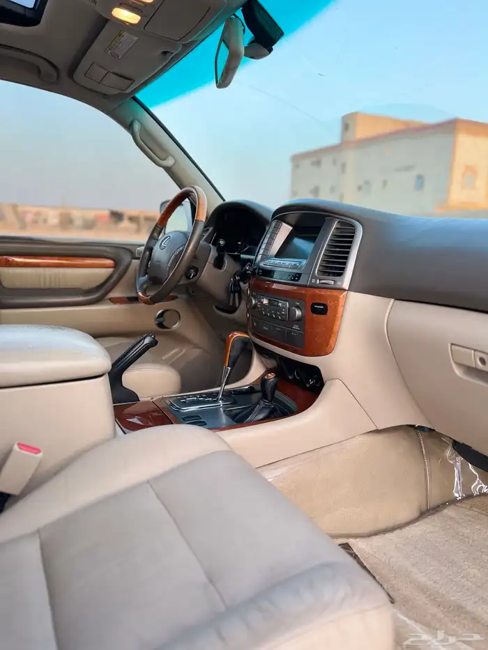 لكزس LX470 2006 32