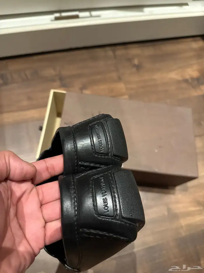 جزمة ال في اصليه بحالة ممتازة مقاس 8 1