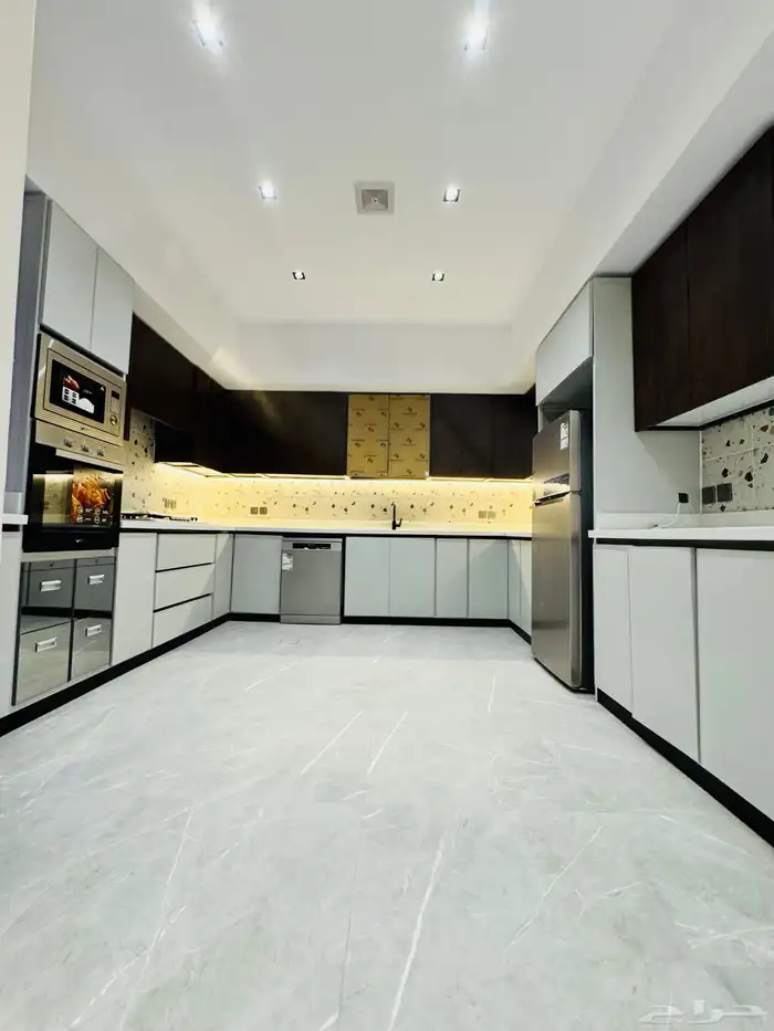 فلل روف مميزة للبيع تبوك حي الاخضر خلف جامع المهاجرين 24